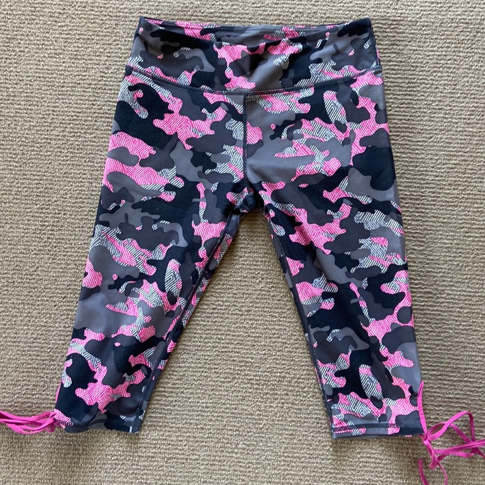 Fabletics Cropped Legging